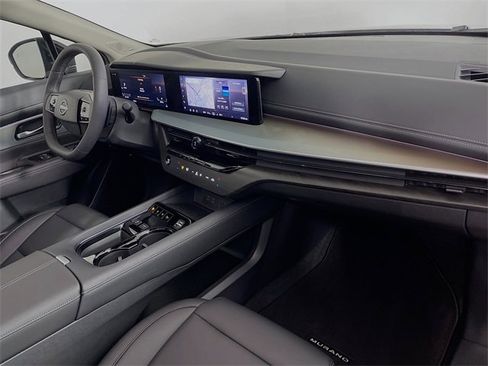 Used 2025 Nissan Murano SL image 32