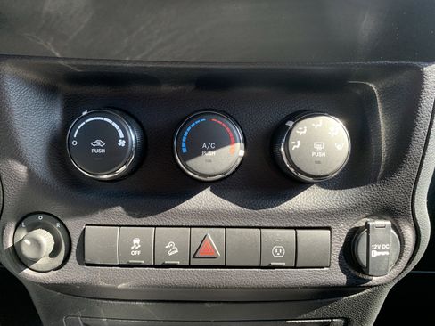 Used 2017 Jeep Wrangler Unlimited Sport image 29