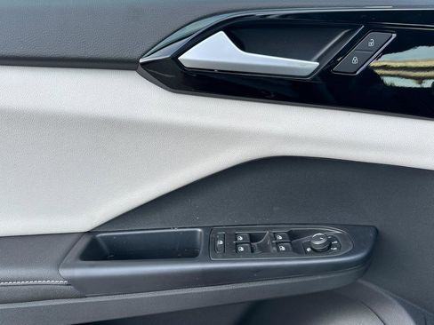 New 2026 Volkswagen Taos S image 10