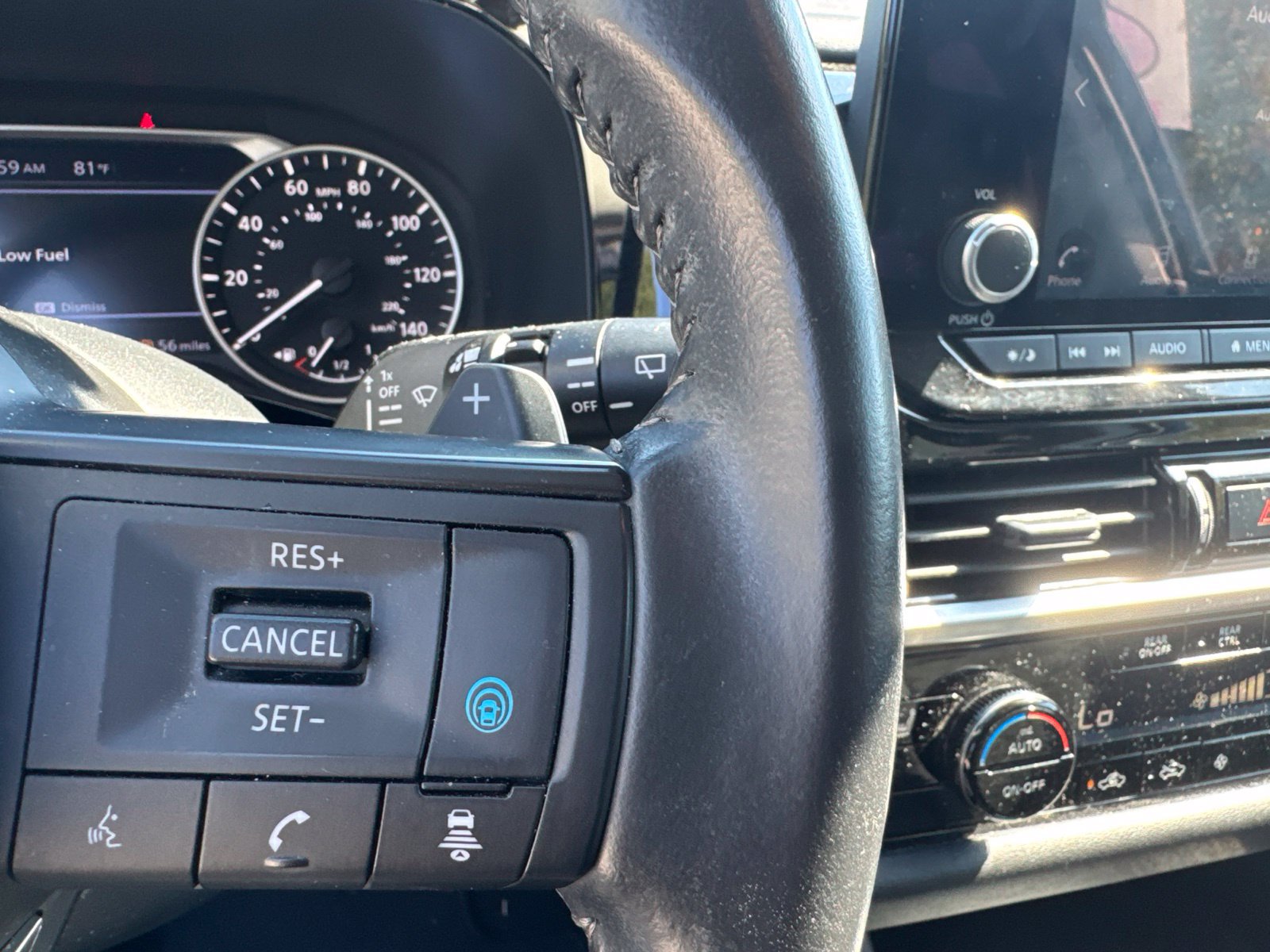 Used 2025 Nissan Pathfinder SV FWD image 16