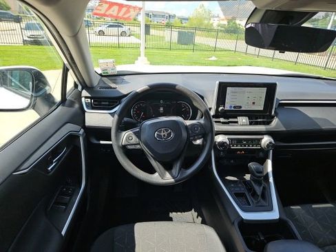 Used 2024 Toyota RAV4 XLE FWD image 32