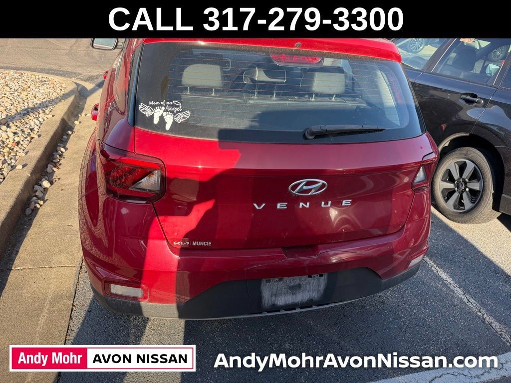 Used 2022 Hyundai Venue Limited FWD image 5