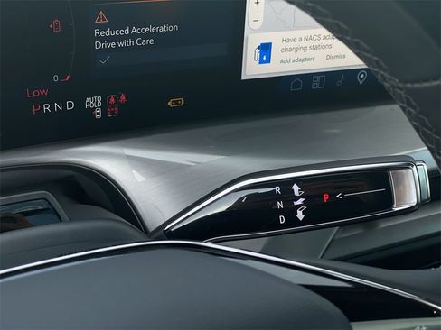 Used 2026 Cadillac Vistiq Luxury image 25