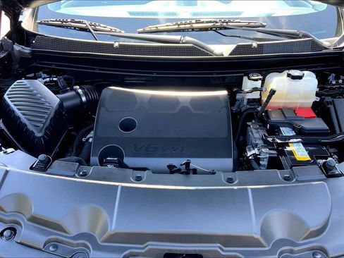 Used 2023 Chevrolet Traverse LT AWD/4WD image 21