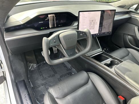 Used 2023 Tesla Model S Plaid image 2