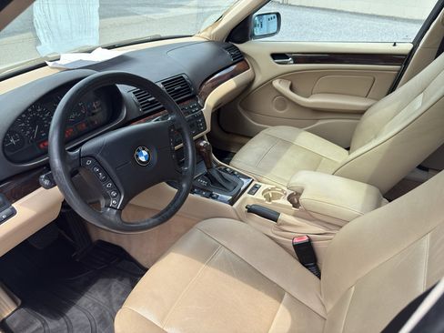 Used 2003 BMW 325xi Sedan AWD/4WD image 9