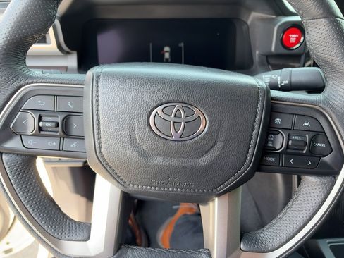 Used 2025 Toyota Tacoma TRD Off-Road AWD/4WD image 13