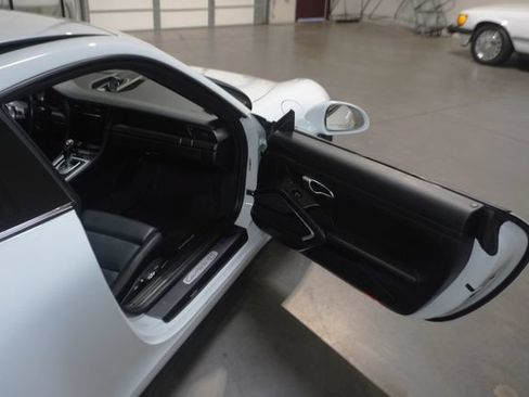 Used 2015 Porsche 911 Carrera 4S AWD/4WD image 30