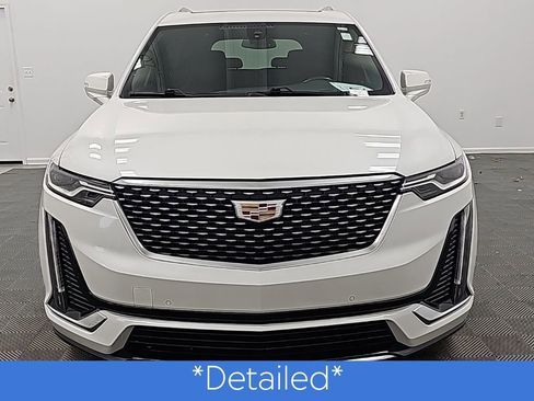 Used 2023 Cadillac XT6 Luxury image 3