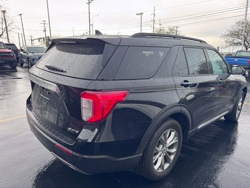 Used 2023 Ford Explorer XLT w/ Equipment Group 202A image 4