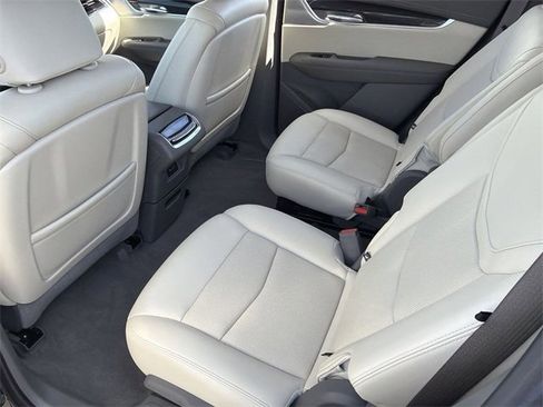 Used 2021 Cadillac XT6 Premium Luxury image 17