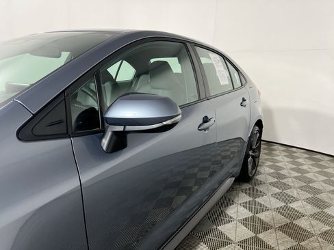 Used 2025 Toyota Corolla SE w/ Convenience Package FWD image 13