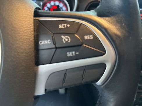 Used 2016 Dodge Challenger R/T Scat Pack w/ Leather Interior Group image 18