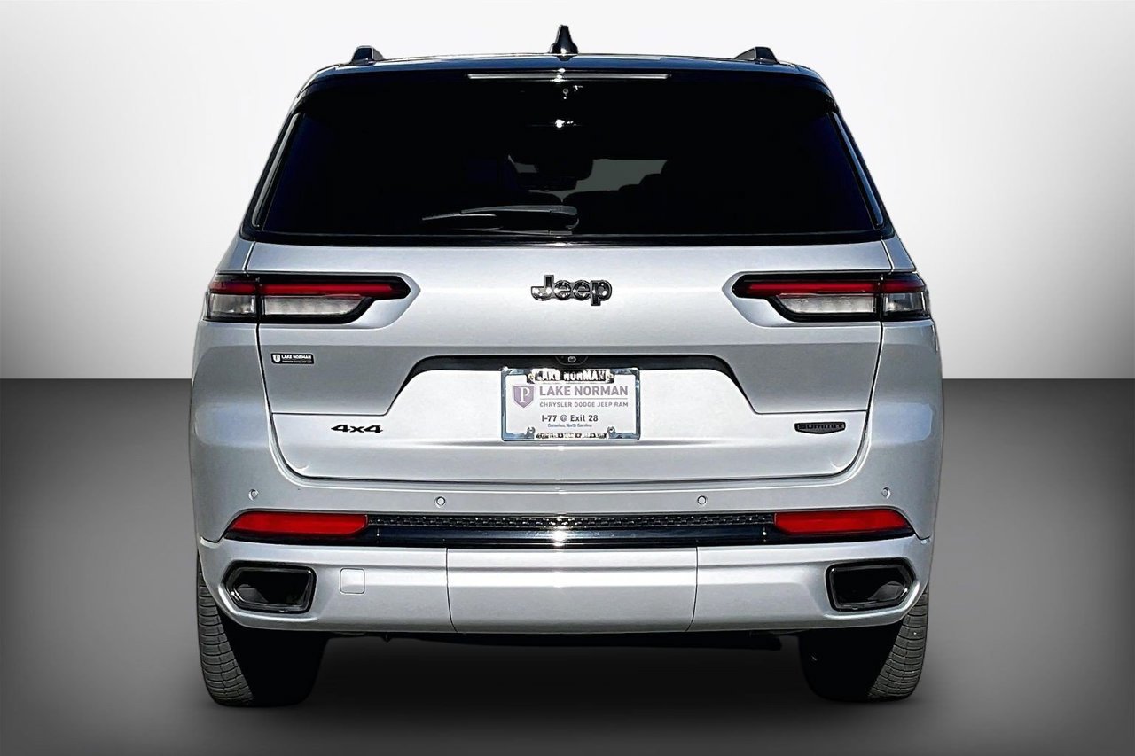 Used 2023 Jeep Grand Cherokee L Summit AWD/4WD image 7