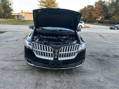 Used 2010 Lincoln MKT AWD image 13