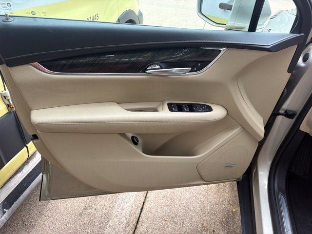 Used 2017 Cadillac XT5 FWD image 8