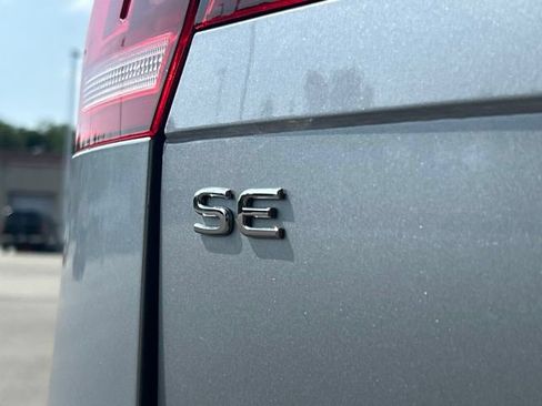 Used 2023 Volkswagen Tiguan SE R-Line AWD/4WD image 12