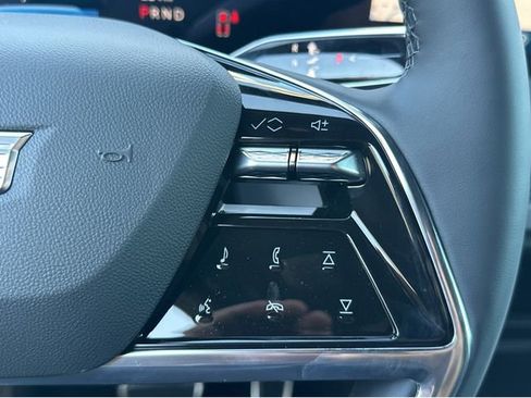 New 2026 Cadillac Vistiq Luxury AWD/4WD image 33