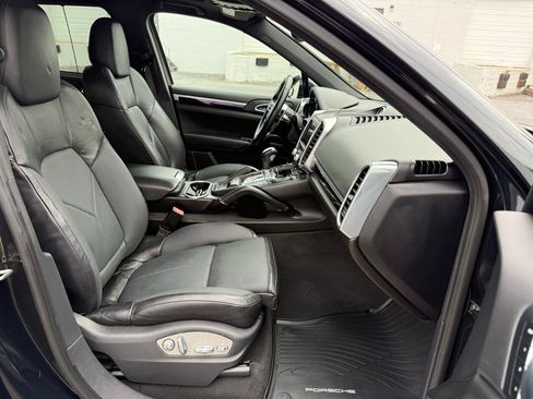Used 2016 Porsche Cayenne S AWD/4WD image 29