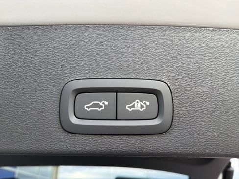 New 2026 Volvo XC40 B5 Plus w/ Protection Package Premier image 18