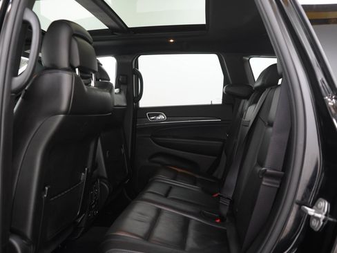 Used 2019 Jeep Grand Cherokee Limited w/ Luxury Group II AWD/4WD image 15