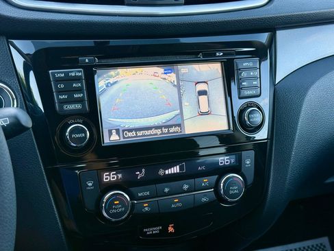 Used 2016 Nissan Rogue SV w/ SV Premium Package AWD/4WD image 13