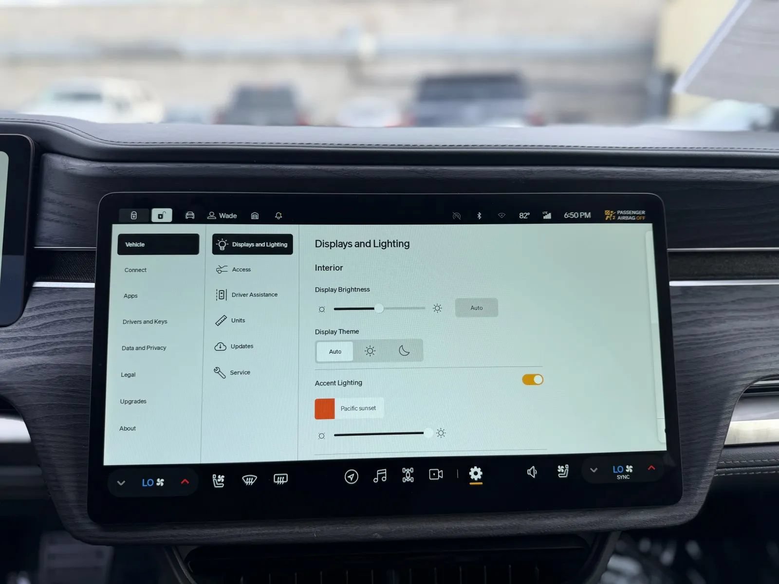 Used 2025 Rivian R1S Adventure Dual AWD/4WD image 30