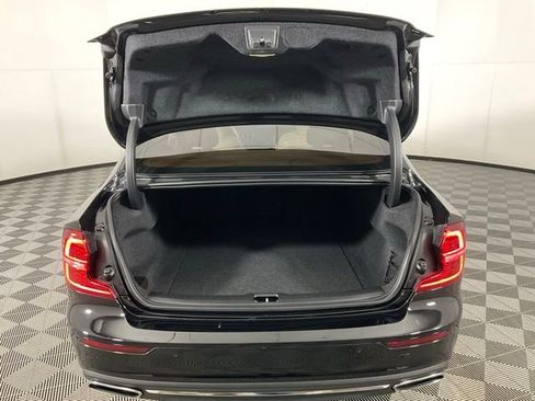 Used 2021 Volvo S60 T5 Inscription image 33