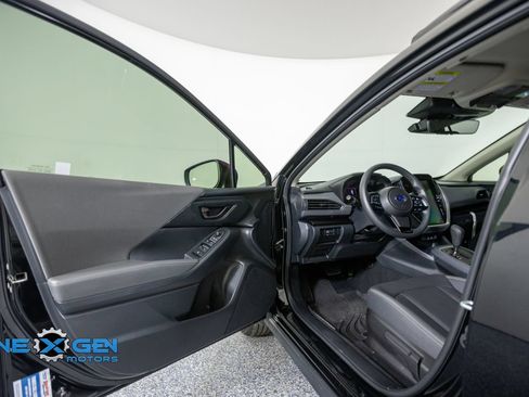 Used 2025 Subaru Crosstrek 2.5i Premium w/ Crosstrek Mirror Package AWD/4WD image 9