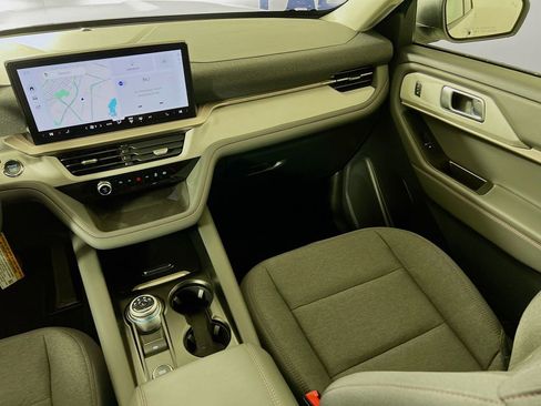 Used 2025 Ford Explorer Active image 28