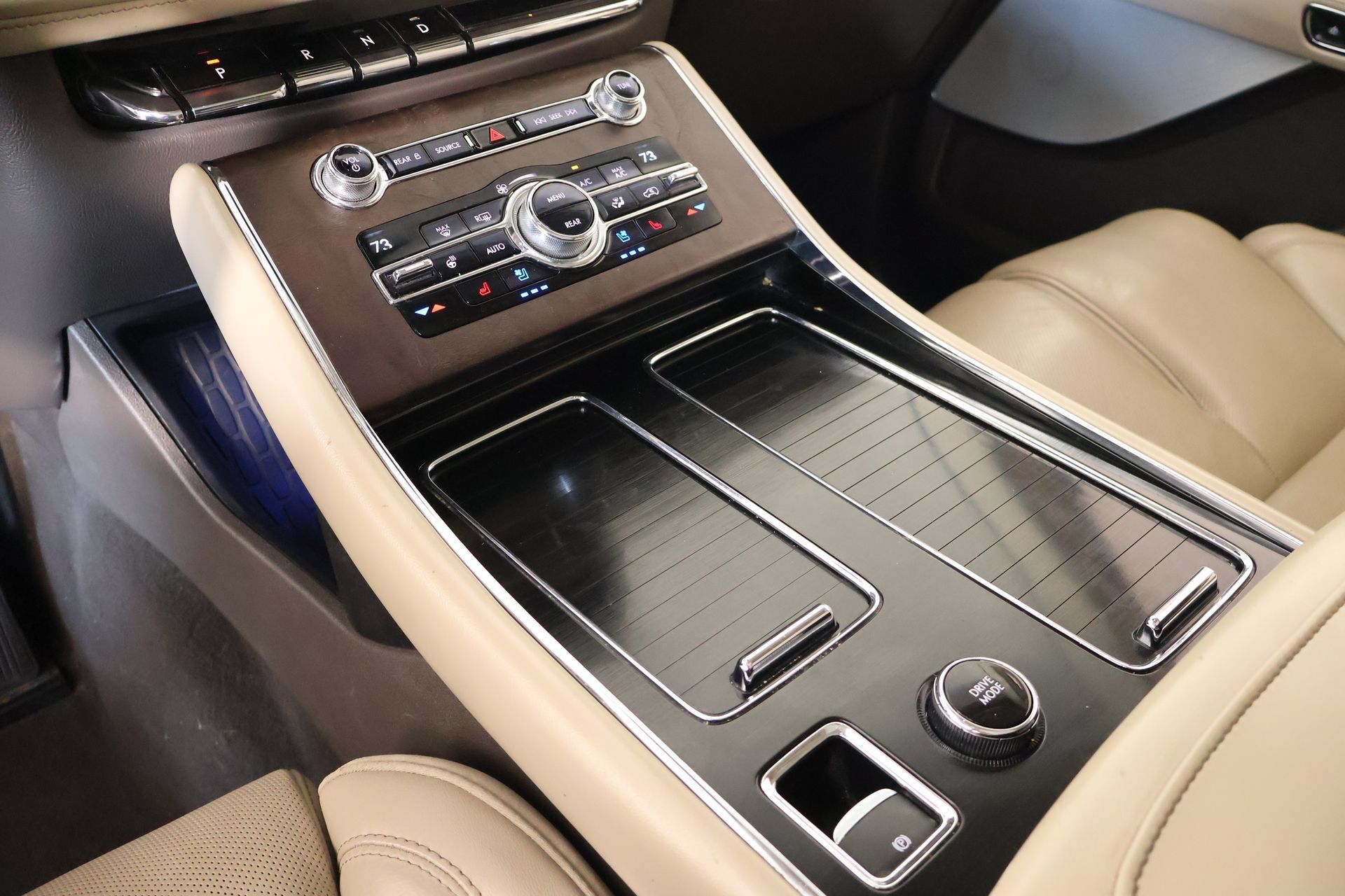 Used 2020 Lincoln Aviator Reserve w/ Equipment Group 202A AWD/4WD image 9