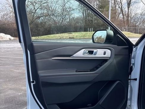 New 2026 Ford Explorer Active w/ Active Comfort Package image 14