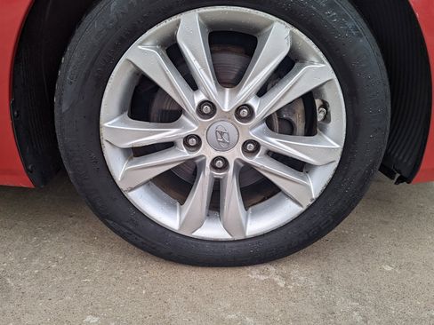 Used 2014 Hyundai Elantra GT FWD image 9