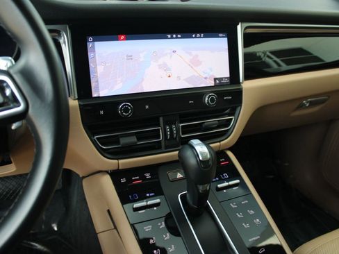 Used 2022 Porsche Macan S image 23