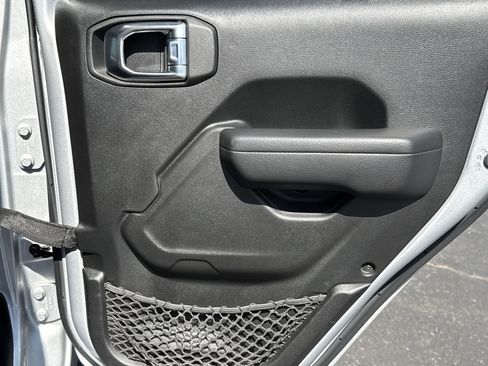 Used 2022 Jeep Wrangler Unlimited Sport AWD/4WD image 19