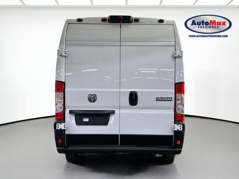 Used 2025 RAM ProMaster 2500 w/ Convenience Group image 8