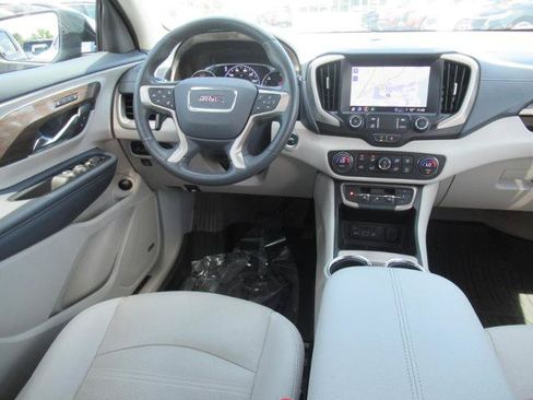 Used 2024 GMC Terrain Denali w/ Black Diamond Edition AWD/4WD image 13