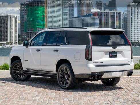 Used 2023 Cadillac Escalade V image 12