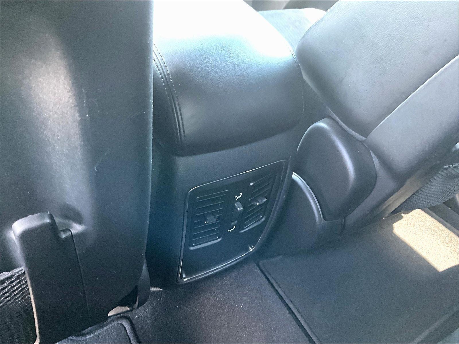 Used 2019 Jeep Grand Cherokee Laredo w/ Laredo X Package RWD image 16