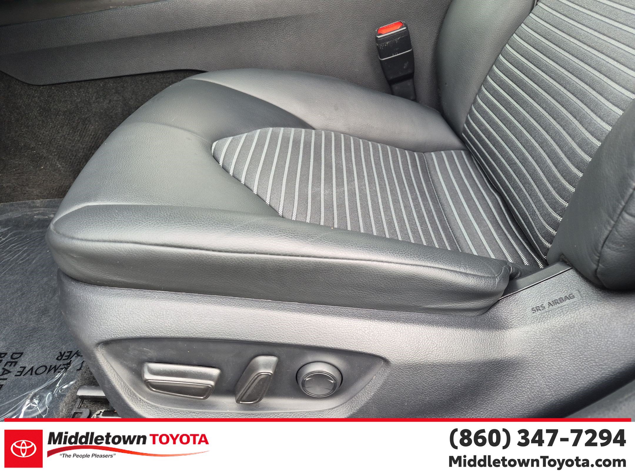 Used 2024 Toyota Camry SE w/ Cold Weather Package FWD image 15