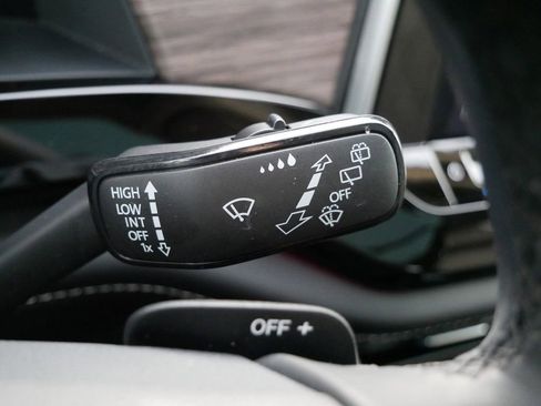 Used 2024 Volkswagen Atlas SEL Premium R-Line image 27