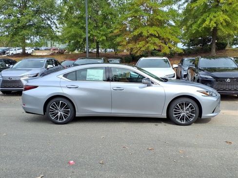 New 2025 Lexus ES 350 350 image 2