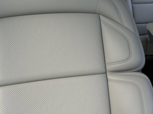 New 2026 Lincoln Navigator L Reserve w/ Jet Appearance Package AWD/4WD image 16