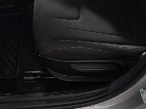 Used 2025 Hyundai Elantra Sport FWD image 22