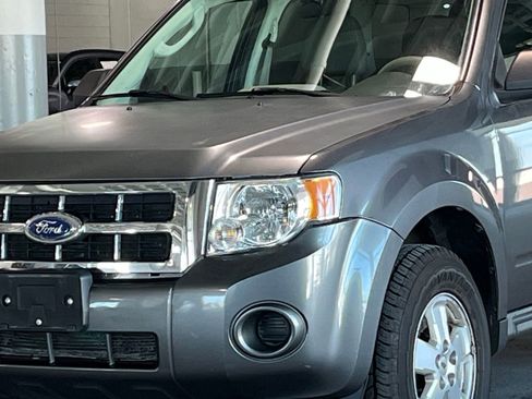 Used 2011 Ford Escape XLS w/ 101A Rapid Spec Order Code FWD image 5