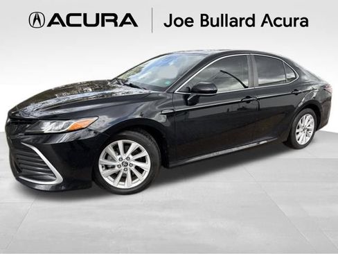 Used 2022 Toyota Camry LE image 1