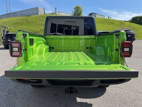 New 2025 Jeep Gladiator Willys image 24