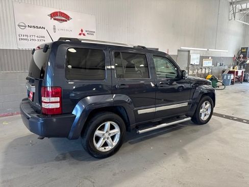 Used 2008 Jeep Liberty Limited w/ Premium Group AWD/4WD image 4
