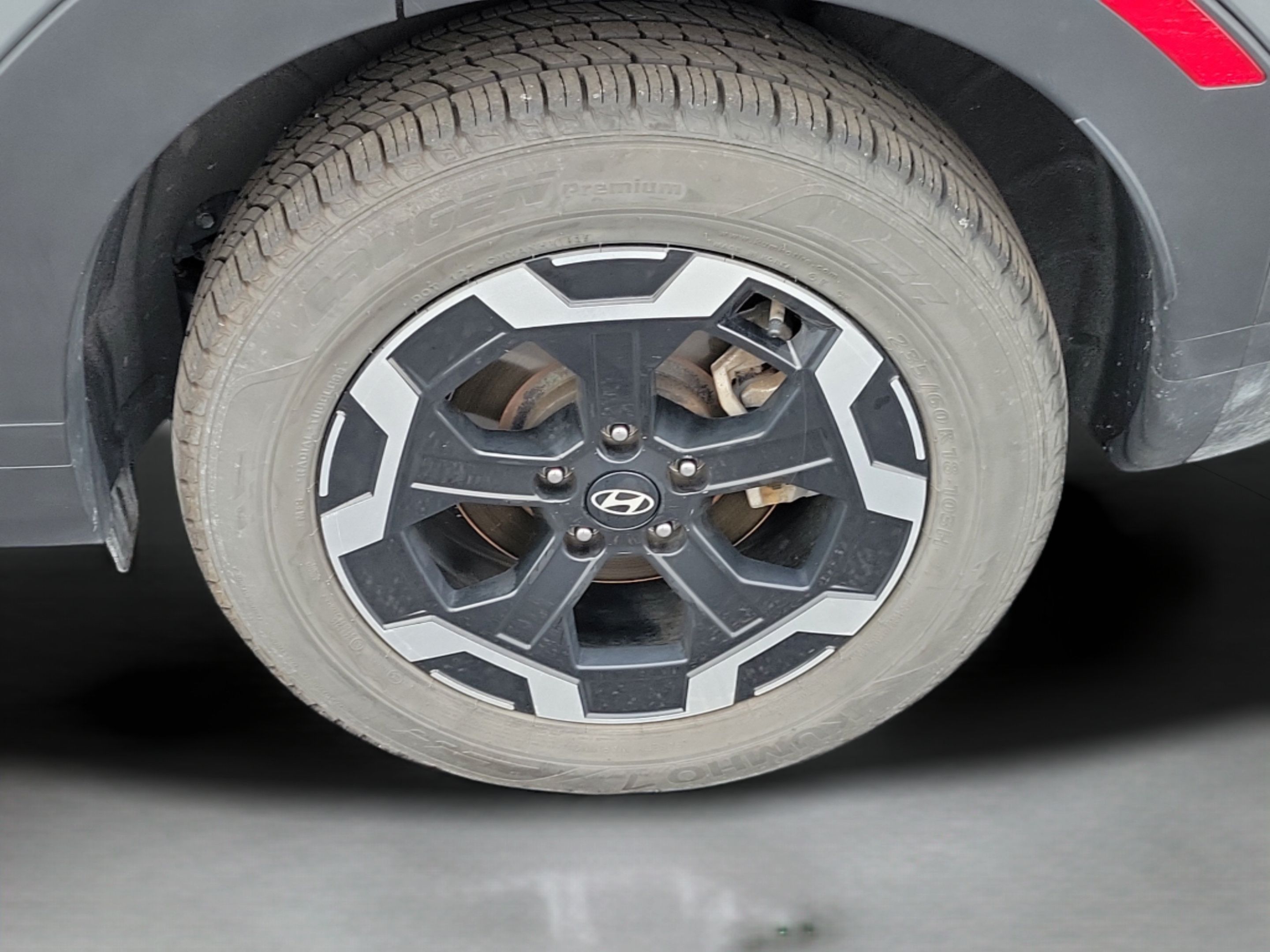 Used 2024 Hyundai Santa Fe SE AWD/4WD image 32