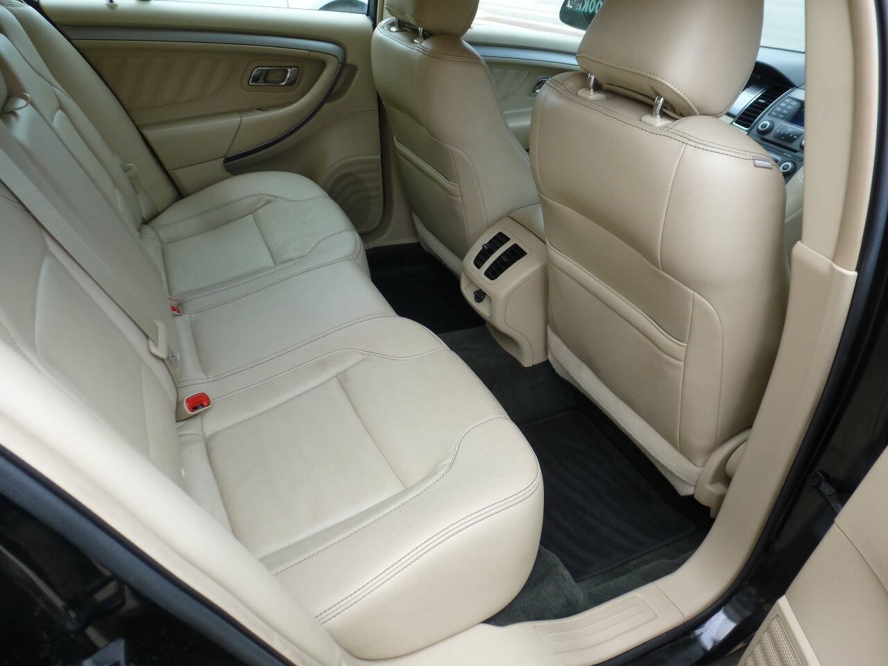 Used 2013 Ford Taurus SEL AWD/4WD image 12